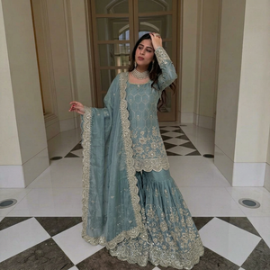Traje Anarkali de seda bordado en color verde azulado para mujer, estilo tradicional indio pakistaní, largo hasta el suelo, para bodas, corte holgado. - Product Image 1