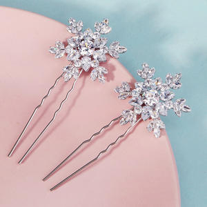 Nieuwe Sneeuwvlok Haarspelden <span class=keywords><strong>2</strong></span> Stuks Mode Zirkoon Haarstokken voor Bruiloft Prom Kerst Veelzijdig Dagelijks Hoofddeksel Vrouwen Meisjes Cadeau - Product Image 1