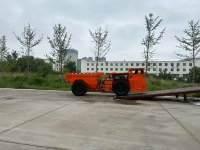 Camion benne minier souterrain XINGTUO avec moteur de 112 kW et capacité de charge nominale de 8 tonnes pour l'extraction aurifère