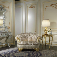 Ensemble de canapés en bois massif européen antique, sculpté à la main, feuille d'or champagne, canapé de salon avec table basse
