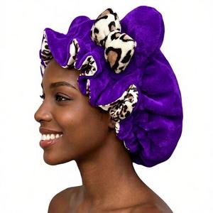 <span class=keywords><strong>Bonnet</strong></span> de nuit en peluche 35 cm avec oreilles, doublure en satin léopard, protection pour cheveux bouclés, double usage cyclisme et <span class=keywords><strong>ski</strong></span>, du fabricant d'origine - Product Image 3