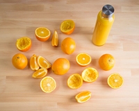 Bouteilles d'eau en verre de 18 oz avec manchons et couvercles en acier inoxydable pour le stockage de boissons, jus et smoothies