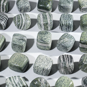 Perfetto Zebra <span class=keywords><strong>verde</strong></span> <span class=keywords><strong>diaspro</strong></span> cubetto di ghiaccio di cristallo per incisione di cristallo naturale artigianato <span class=keywords><strong>verde</strong></span> Zebra <span class=keywords><strong>diaspro</strong></span> cubo pietre - Product Image 2