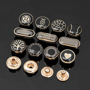 Camisa de Manga Larga con Cierre de Cuatro Botones a Presión, Logotipo Personalizado, Thobe Abaya con Botones a Presión, Nuevos Diseños - Product Image 4