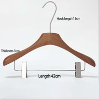 Cintres en bois Sabitan Ng Amerikana pour pantalons, articles ménagers, articles pratiques et lisses pour la maison, cintres pour magasins de vêtements, service OEM