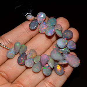 Recién llegado, cuentas de ópalo etíope negro con estilo facetado en forma de pera, cuentas de ópalo de 4 pulgadas de longitud a la venta - Product Image 2