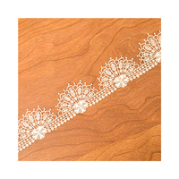 Fournisseur d'Or : Bordure en dentelle brodée française personnalisée pour voile de luxe, broderie soluble dans l'eau blanche tissée pour chaussures et sacs