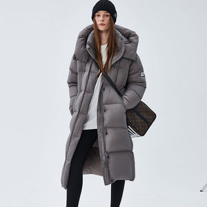 Vendita all'Ingrosso Giacca Invernale da Donna Lunga in Piuma d'Oca 90% con Cappuccio Caldo, Impermeabile e Versatile per Climi Rigidi - Product Image 1