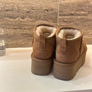 מגפי חורף לנשים של UGS, דגם מיני, עם דוגמא חלקה, פרוות כבשים, סוליה עבה, נושמים, באותו עיצוב כמו מגפי ז'ו דונג יו. - Product Image 3