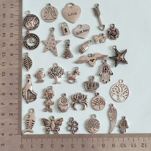 Pendentif en alliage rétro suspendu Charms DIY Making Fit Bracelet Collier Collier Porte-clés Sac à main <span class=keywords><strong>Bijoux</strong></span> <span class=keywords><strong>pour</strong></span> femmes enfants Cadeau <span class=keywords><strong>Arbre</strong></span> de vie - Product Image 1