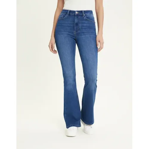 Medium blue