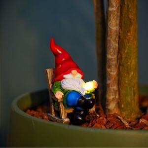 Hermosa campiña traje antiguo mecedora <span class=keywords><strong>Gnomo</strong></span> duende jardín resina artesanía decorativa patio adornos - Product Image 4