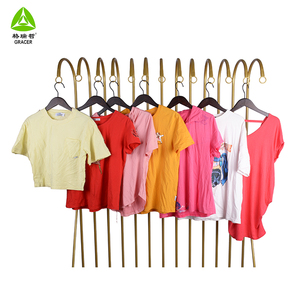 Un grado di vecchi vestiti usati vestiti di seconda mano abbigliamento in balle - Product Image 5