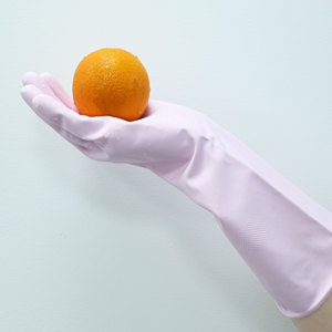 Gants de nettoyage ménager roses de qualité supérieure, durables, flexibles, sans latex, en nitrile, réutilisables, imperméables, taille moyenne, avec bordure perlée, personnalisables OEM - Product Image 5