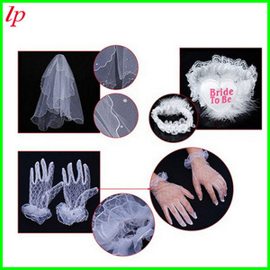 Ensemble de gants de mariée avec jarretière « Bride To Be » LPP4033, accessoires pour fête de mariage - Product Image 2