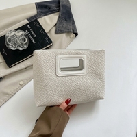 Pochette tressée texturée pour femme, sac à main de luxe en cuir PU tressé avec poignée ajourée, pochette de soirée
