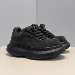 Zapatos casuales impermeables de suela gruesa al por mayor de fábrica, zapatos para caminar versátiles, modernos y cómodos con suela suave, zapatos deportivos - Product Image 1