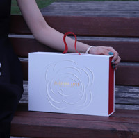 Boîte cadeau de luxe en forme de livre blanc pour la Saint-Valentin, emballage rigide en carton premium, vide, pour rouge à lèvres et cosmétiques