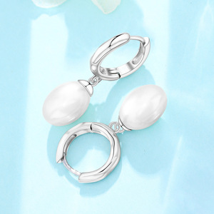 Pendientes de perlas de latón blanco, un regalo perfecto para familiares, amigos o mujeres en aniversarios, fiestas o cumpleaños. - Product Image 4