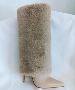 Bottes d'hiver chaudes en fourrure pour femmes, bottes de neige courtes, noires et blanches, à talons aiguilles, grande taille 43, 2022 - Product Image 4