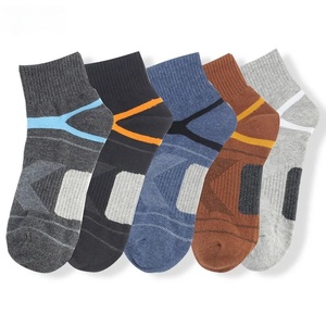 Customized logo <b>men's</b> pure cotton bamboo round neck <b>socks</b> wholesale <b>white</b> <b>socks</b> daily casual wear comfortable breathable <b>socks</b> - Product Image 3