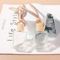 Bouteille en Verre Vide Carrée Plate Transparente de 15 ml pour Diffuseur de Voiture, Parfum et Aromathérapie, avec Couvercles en Bois et Cordon à Suspendre