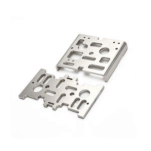 Cabine de sablage sur mesure avec table de fabrication pour le traitement des pièces mécaniques utilisant un laser tubulaire et des clips métalliques - Product Image 6