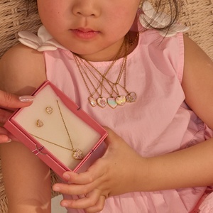 Regalo di Compleanno per <span class=keywords><strong>Bambina</strong></span>, Set di Gioielli con Collana a Cuore e Orecchini in Acciaio Inossidabile Ipoallergenico - Product Image 1