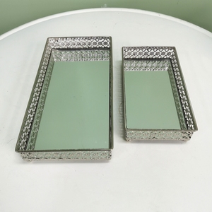 Offre Spéciale : Ensemble de 2 Plateaux de Service Rectangulaires en Métal Argenté de Luxe pour Bijoux et Décoration de Salon - Product Image 1
