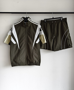 Tuta Sportiva da Uomo Antivento Vintage, Set Calcio Personalizzabile con Blocchi di Colore, Maniche Corte, Pantaloncini <span class=keywords><strong>Cargo</strong></span> con Bordi a Contrasto, in Nylon, Due Pezzi, OEM - Product Image 2