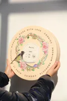 Boîtes cadeaux en papier kraft biodégradable écologiques de luxe personnalisables avec doublure en éponge, estampage à chaud, laminage mat UV