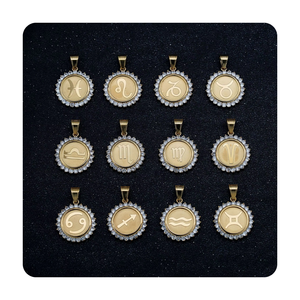 Mode 18K Plaqué Or Micro Pave CZ Astrologique 12 <span class=keywords><strong>Signe</strong></span> Du Zodiaque Charmes En Acier Inoxydable Zircone Pièce Médaillon Pendentifs - Product Image 1