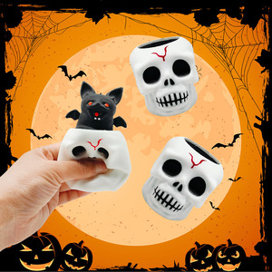 ของเล่นบีบคลายเครียดรูปถ้วย TPR สำหรับฮาโลวีน ยี่ห้อ Jincan ของเล่นแกล้งขำขันสำหรับเด็กชายและเด็กหญิง ขายส่งจากโรงงาน - Product Image 3