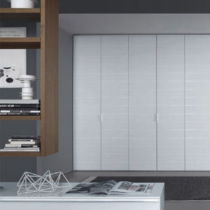 גדול מבריק גבוהה דיקט הליכה-בארון ארון בגדים מתקפל ארון בגדים לבית מלון או וילה לאחסון בגדים - Product Image 6