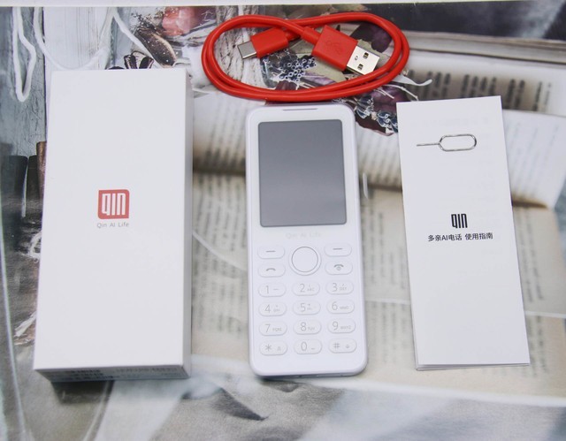 Hot Sale Original Smartphone for QIN F21S 2.4inch IPS Dual Sim Card Elderly Cell Phone
