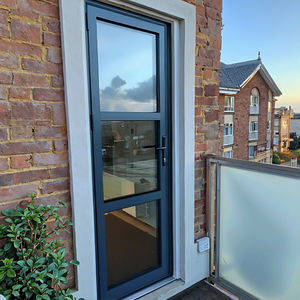 <span class=keywords><strong>Puerta</strong></span> abatible de aluminio moderna para entrada delantera o <span class=keywords><strong>patio</strong></span> Opciones de panel o vidrio completo Uso exterior de <span class=keywords><strong>puerta</strong></span> trasera residencial personalizada - Product Image 6