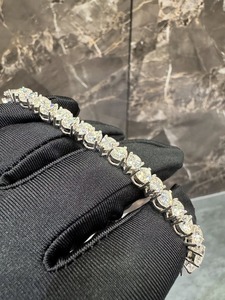 Bracelet chaîne tennis cubaine en moissanite de créateur, best-seller, idéal pour un cadeau, un anniversaire ou un jubilé, disponible pour la livraison mondiale - Product Image 2