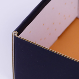 Kotak kertas Kraft bergelombang berbentuk pesawat warna-warni kotak air mata berlapis spons dengan jumlah bagus timbul dan laminasi Matt - Product Image 4