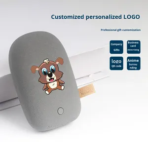 Mini banque en plastique 5W grande <span class=keywords><strong>capacité</strong></span>, forme de galet, petite, portable, multi-ports USB, coque cylindrique en aluminium, cadeau avec logo d'entreprise - Product Image 2