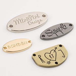 Etichetta Metallica Rettangolare a 2 Fori per Borse e Abbigliamento, Etichetta Metallica Personalizzata con Logo in Oro Rosa per Costumi da Bagno - Product Image 2