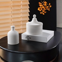 Vente en gros de contenants en céramique blanche les plus vendus Diffuseur d'huiles essentielles Diffuseur en céramique 180ml Ensemble de diffuseurs à roseaux de luxe