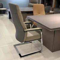Chaise de réception économique à dossier haut, chaise de bureau exécutive à base renforcée, chaise d'invité rembourrée en cuir pour cabinet d'avocats