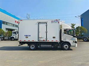 Haute qualité 5T 4x2 personnalisé Transport fruits légumes isolé PU panneau sandwich boîte réfrigérateur camion - Product Image 4