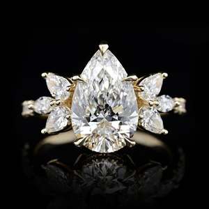 Bague de fiançailles pour femme en or 14 carats avec diamant de laboratoire taille marquise et pierres incrustées, design solitaire de luxe - Product Image 4