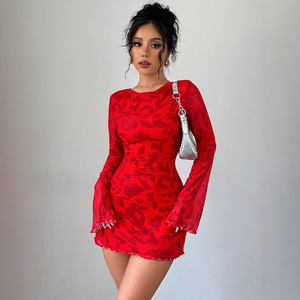Primavera/Verano rojo nuevo estilo sexy sin espalda cintura recorte encaje estampado Falda corta - Product Image 1