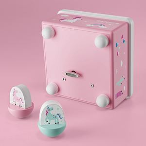 Boîte à musique rotative pour enfants, boîte à musique personnalisée avec un design gravé pour les enfants, souvenir de vacances - Product Image 3