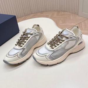 Chaussures de sport décontractées haut de gamme personnalisées pour hommes et femmes. Chaussures de luxe de la marque DAES, empeigne en mesh, fermeture à lacets, toutes saisons - Product Image 1