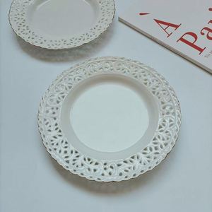 ชุดจานเซรามิคทรงหัวใจสไตล์ยุโรปสีทองสำหรับของหวาน - Product Image 4