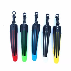 Guardabarros para bicicleta de montaña, guardabarros duraderos de dos tonos en negro, rojo y azul, accesorios para ciclismo todoterreno - Product Image 3