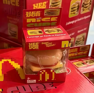 Nuovo Nee Doh Edizione Limitata M Brand Cubo Antistress a Forma di Hamburger Quadrato Suptid Squish Rosso Carino Ecologico Sensoriale Morbido - Product Image 2